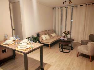 Cozy 2-Bedroom Apartment AC, Washer, and Total Comfort