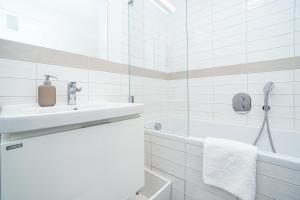 Amazing 2-bedroom with Terrace and Air-Condition - Apt 504