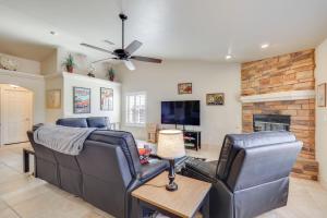Kingman Mtn-View Home w Putting Green & Ping-Pong