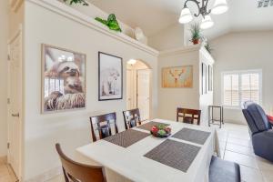 Kingman Mtn-View Home w Putting Green & Ping-Pong