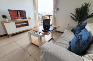 Sunny Recoleta Apartment w Balcony and Pool