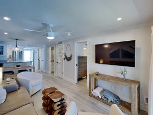 Pointe South 106