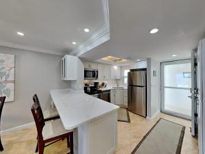 Pointe South 204