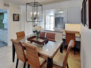 Pointe South 305
