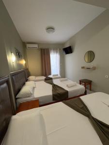 Anna Summer Rooms