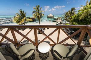 Sandbar Beachfront Hotel & Hostel Restaurant