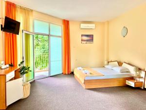 Azure Family Rooms Nessebar