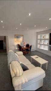 Luxury 2 en-suite bedroom apartment