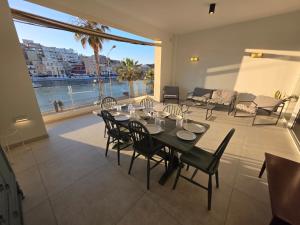 Luxury Waterfront 3BR Apartment with Large Terrace