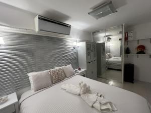 Stunning 2BR apt, 65 sq m Netflix at Rosewood Pointe Residences near BGC