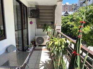 Stunning 2BR apt, 65 sq m Netflix at Rosewood Pointe Residences near BGC