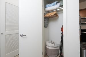 Central Penthouse Studio with Free Parking
