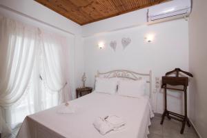 Villa John Dimeon Kato Achaia With Pool - Happy Rentals