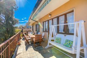 Blooming Villa Cos Lake View - Happy Rentals