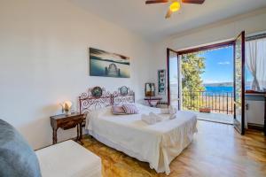 Blooming Villa Cos Lake View - Happy Rentals