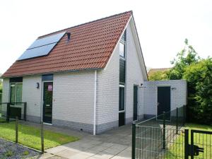 House in Breskens near Scenic Beaches