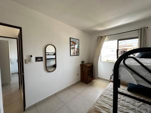 Close to the Beach and the City! 5 Rooms, 10 beds, Trampoline, Pool & Sports Area