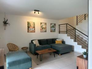 Close to the Beach and the City! 5 Rooms, 10 beds, Trampoline, Pool & Sports Area