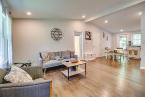 3 Mi to The Battery! Home w Spacious Backyard