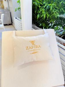Zafira 17 Seafront Apartment with Veranda