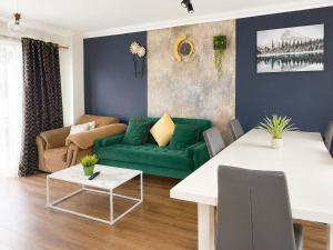Spacious 4-Bedroom Home Canterbury with Free Parking
