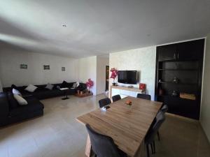 Apartment in Marrakech, with swimming pool and garden