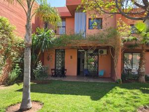 Apartment in Marrakech, with swimming pool and garden