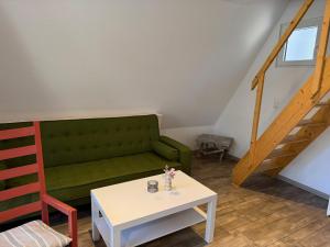 Glamping-Feeling im Grünen - kleine Finnhütte für besondere Tage am Meer - Soul