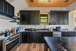 Mountain Views with Swim Spa EV and Dog Friendly