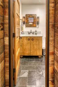 Truckee River House 2 Minutes to Palisades EV