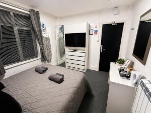 Great Georges Retreat Central Weymouth Beach Contactless Smart Accommodation
