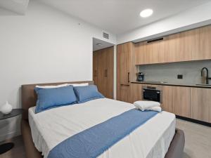 501 First 412A Downtown Skyline Cozy Studio