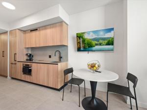 501 First 412A Downtown Skyline Cozy Studio