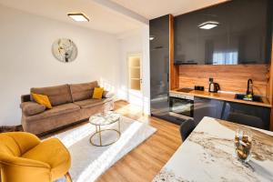 Dom B Apartments
