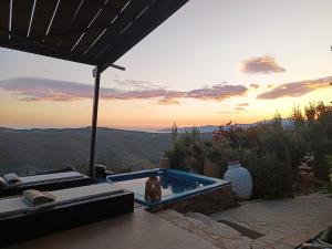 Kalliberry Cycladic hidden gem with outdoor bathtub