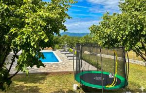 Stunning Home In Sinj