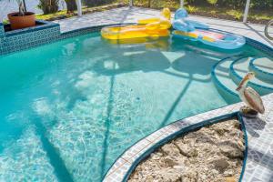 Waterfront Cape Coral Pool Villa I Gulf Access I Kayaks