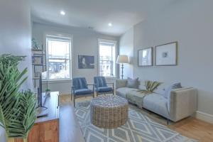 Back Bay Gem 1BR on Newbury Street