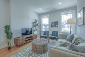 Back Bay Gem 1BR on Newbury Street