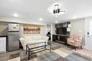 2 BR - AC Getaway - Walk to Beach and Boardwalk