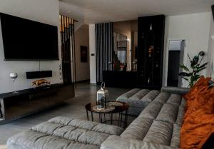 Luxury Villa with Pool & Panoramic Sea Views