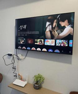 Chic Cebu Staycation - Studio Balcony with FREE WiFi 300Mbps, Neflix #BC6707