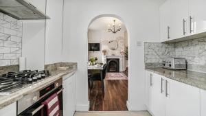 6 Guests - 2BR Flat 2 Min Walk to Emirates Stadium - 3 Mins to Tube