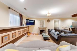 Anmore Nature Suite 2Bed 2Bath Private Entry