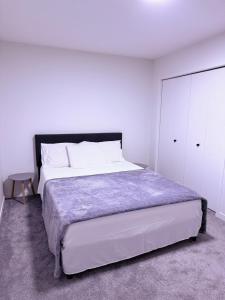 Modern BRAND NEW Guest Suite in Wolf Willow