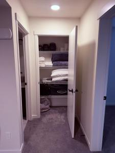 Modern BRAND NEW Guest Suite in Wolf Willow