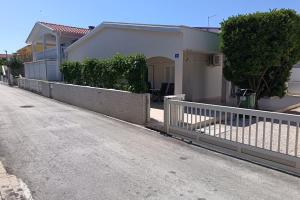 Family friendly seaside apartments Vir - 26984