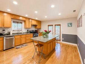 Spacious 3BR w Large Backyard | Near SF & OAK