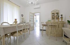 Cozy Apartment In Capezzano Pianore
