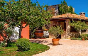 Nice Home In Vrsi With Wifi